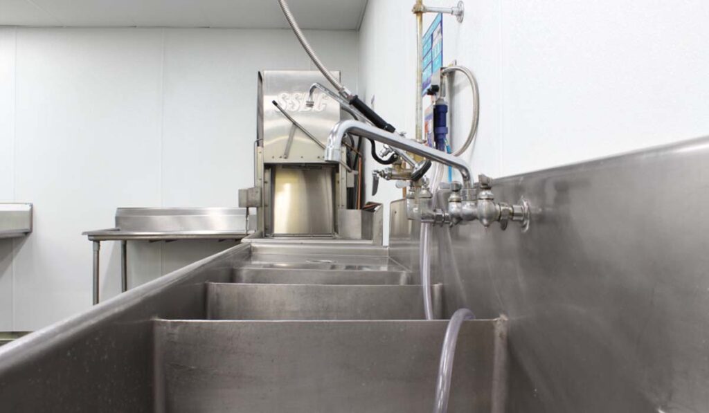 Working the Dish Pit My first restaurant job The Poached Blog